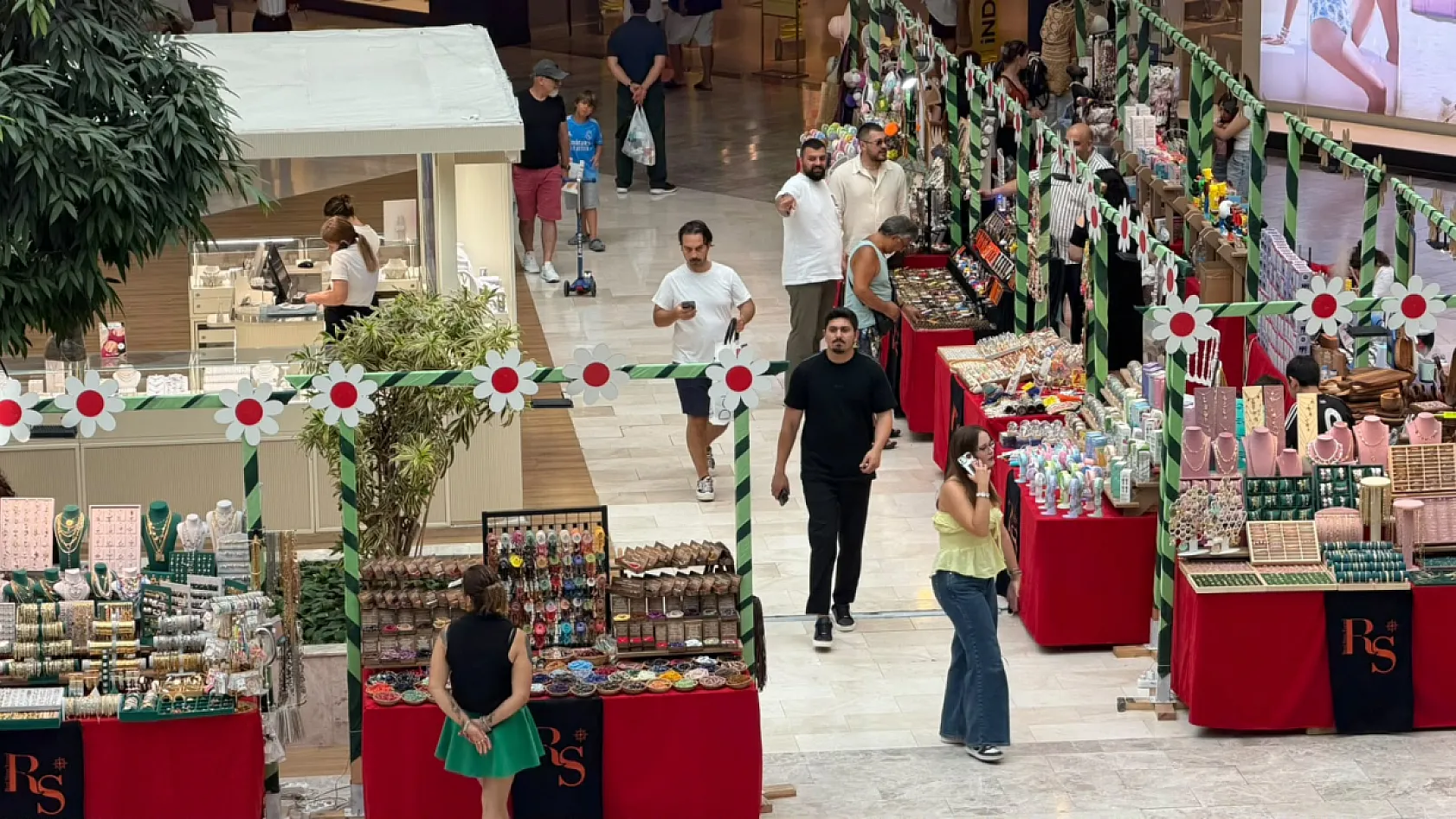 Türkiye'nin dört bir yanından üreticiler Fethiye'de buluştu