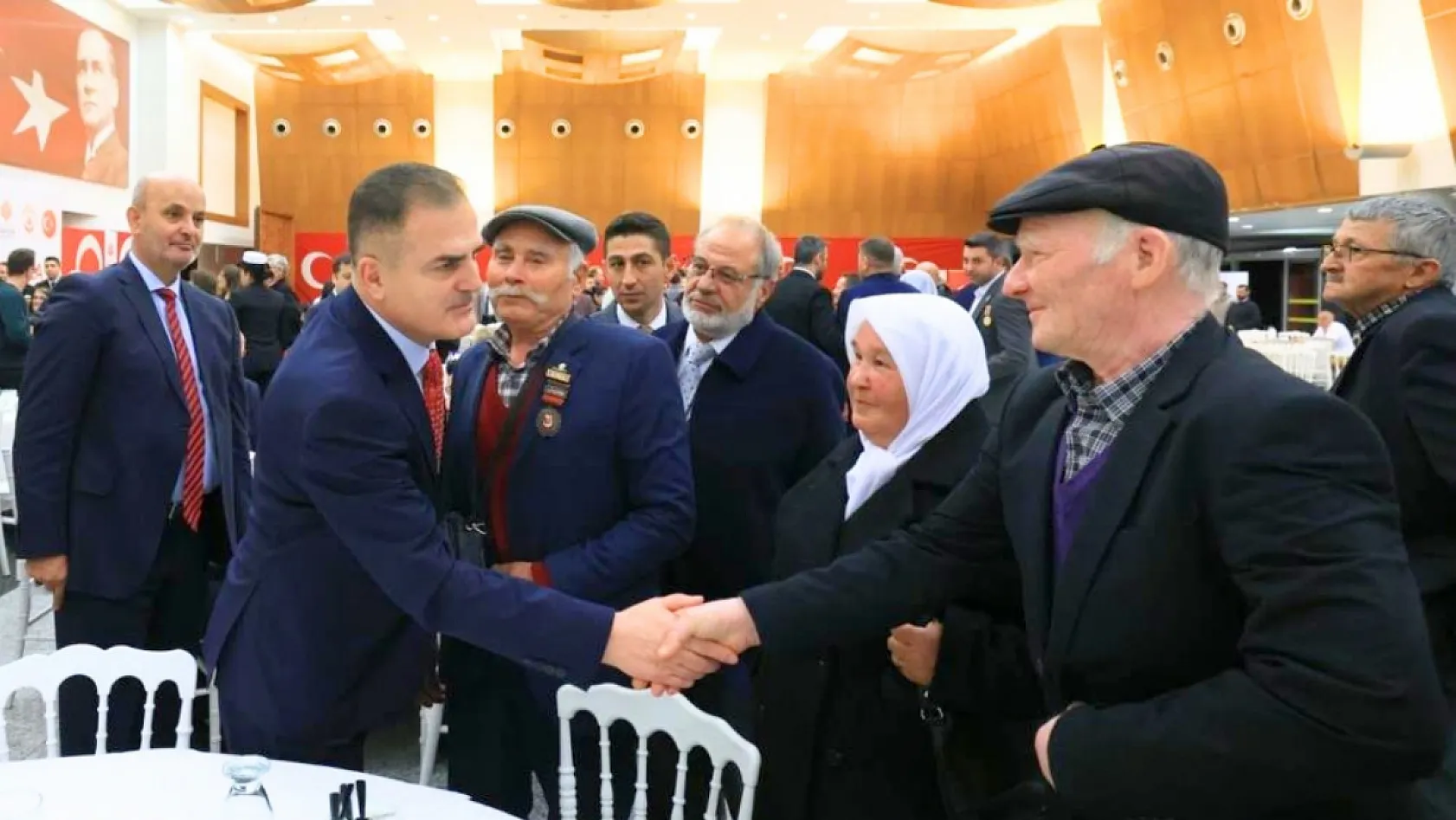 Muğla Valisi Akbıyık, Ramazan'ın ilk iftarında şehit yakınları ve gazilerle buluştu