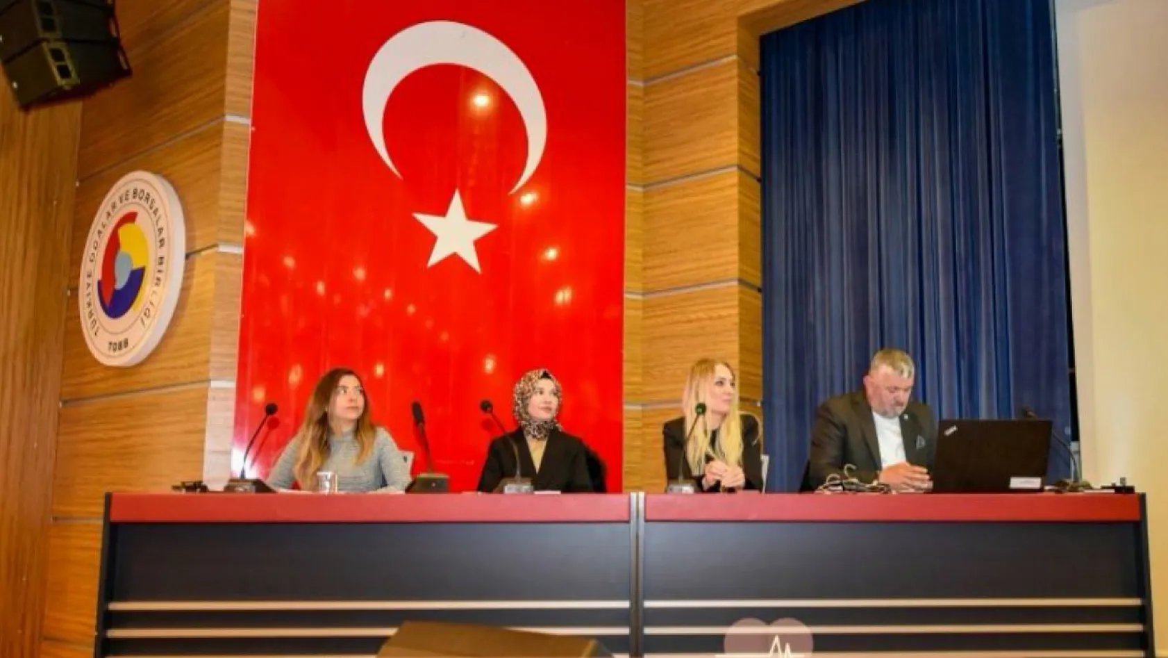 Muğla'da Ambulans Kazalarını Önlemeye Yönelik Kritik Toplantı: Güvenli Sürüş ve Eğitim Vurgusu