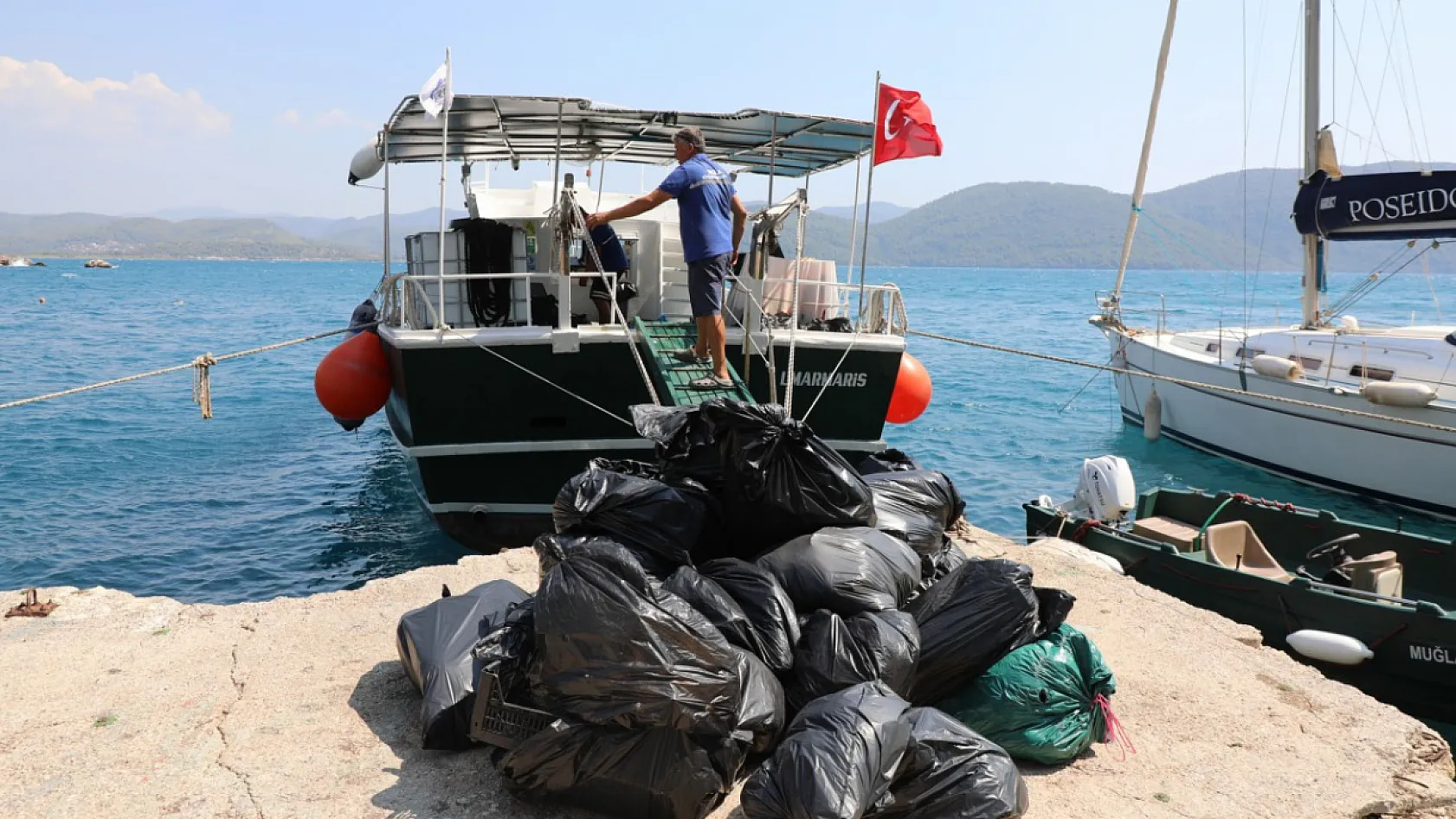 Muğla Büyükşehir'den Gökova ve Göcek'te Kapsamlı Kıyı Temizliği