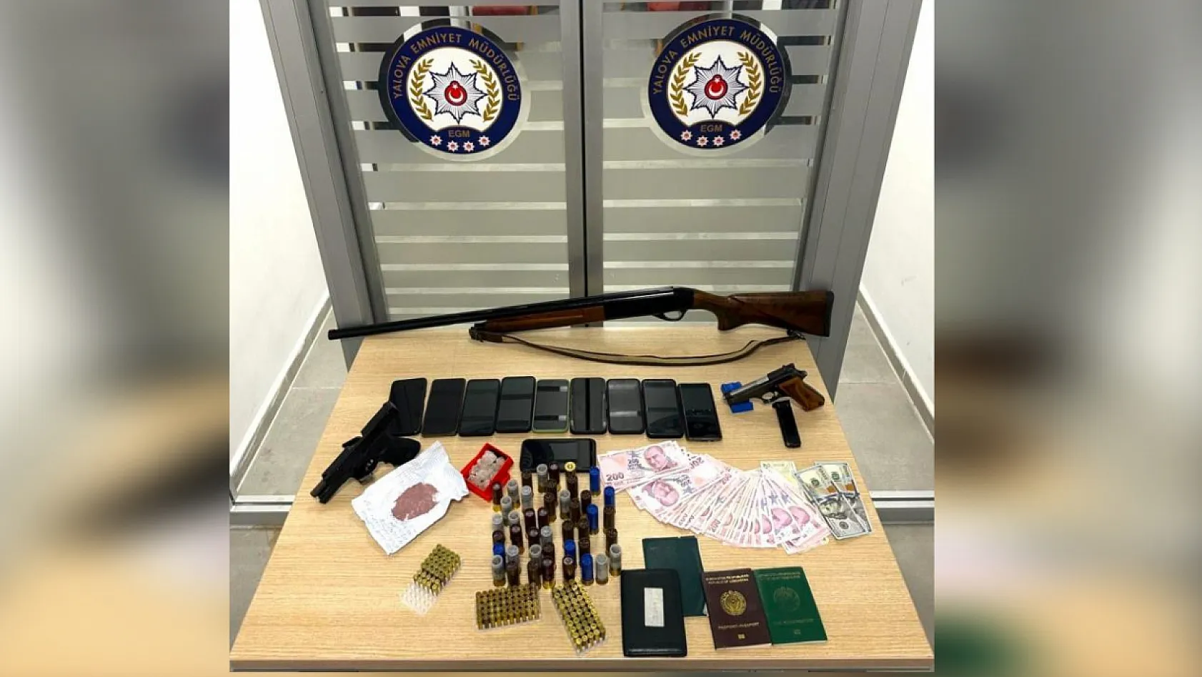 Yabancı kadınları Türkiye'ye bakıcılık vadiyle getirip fuhşa zorladılar