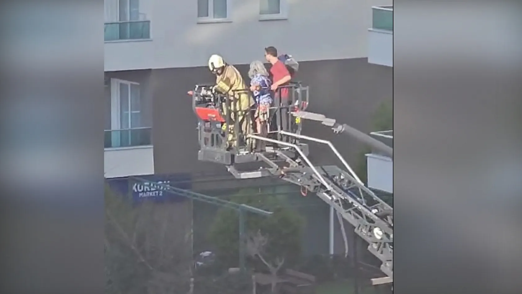 Facianın eşiğinden dönüldü! 7 katlı binada çıkan yangın paniğe yol açtı