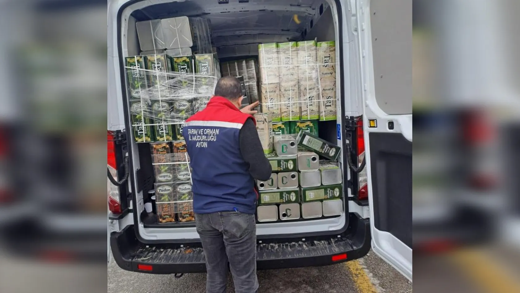 Sahte zeytinyağı operasyonu: 3 ton yağa el konuldu