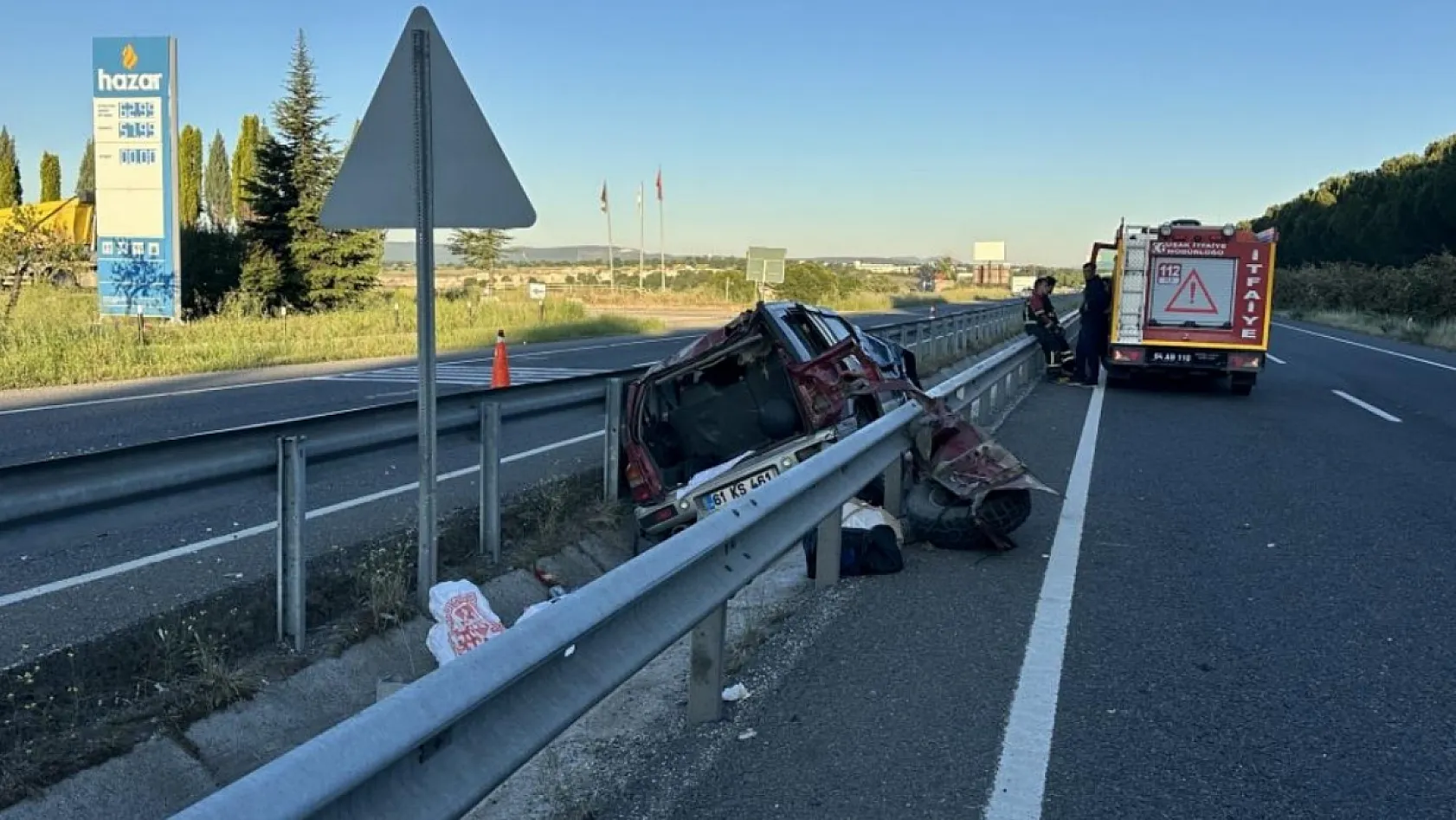 Uşak'ta feci kazada 1 kişi hayatını kaybederken, 2 kişi yaralandı