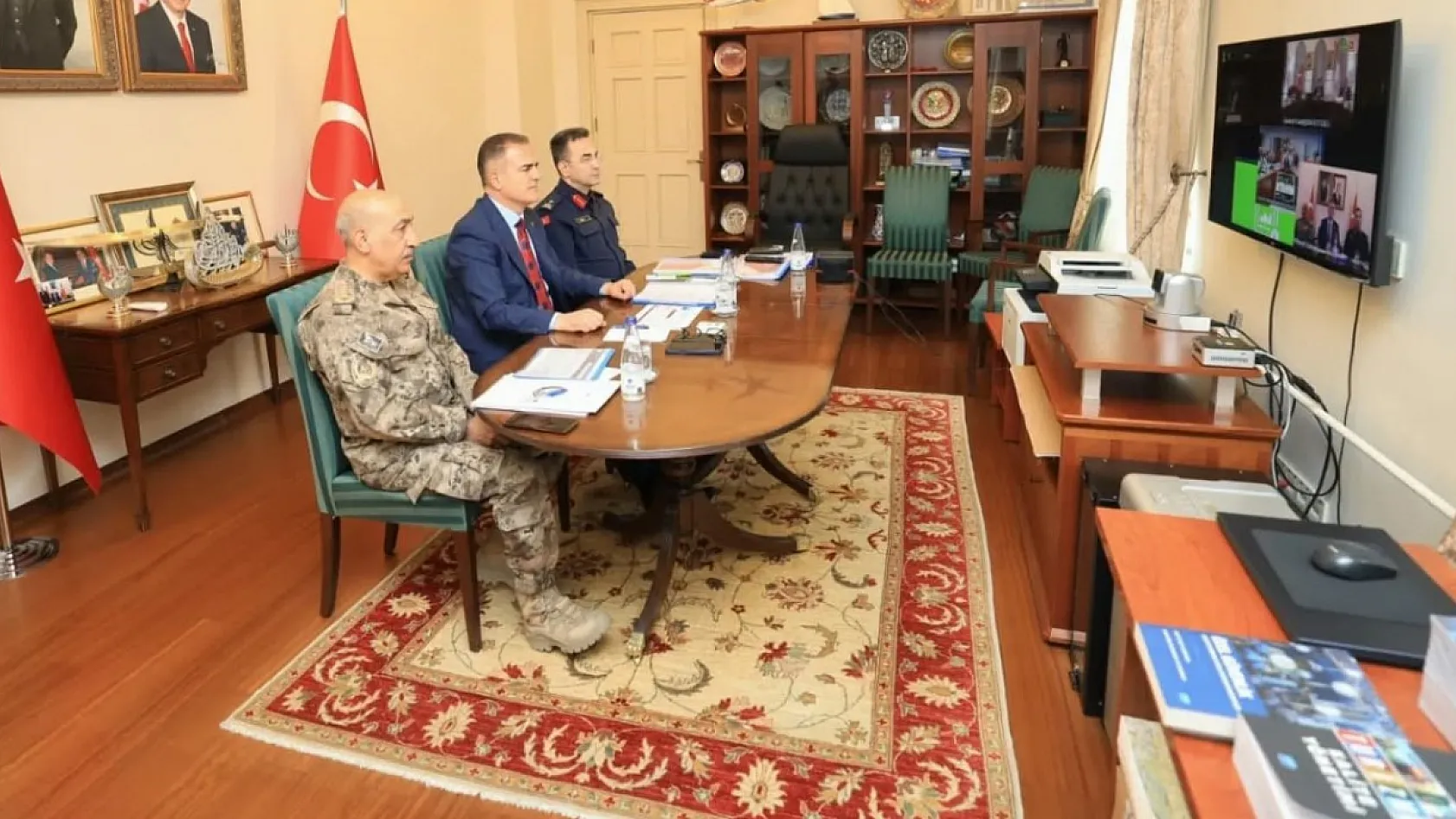 Vali Akbıyık trafik toplantısına katıldı