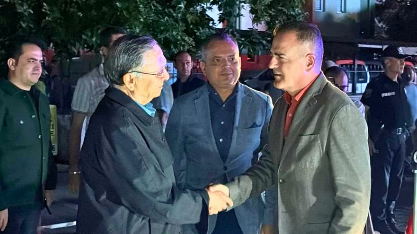 Vali Akbıyık'tan Başkan Karaca'ya Hastanede Geçmiş Olsun Ziyareti