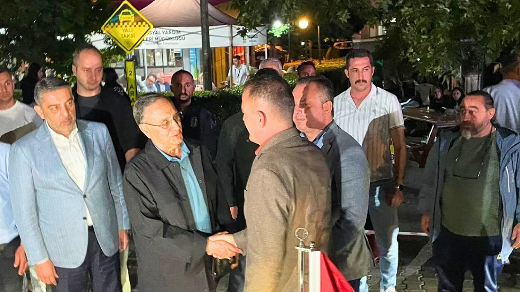 Vali Akbıyık'tan Başkan Karaca'ya Hastanede Geçmiş Olsun Ziyareti