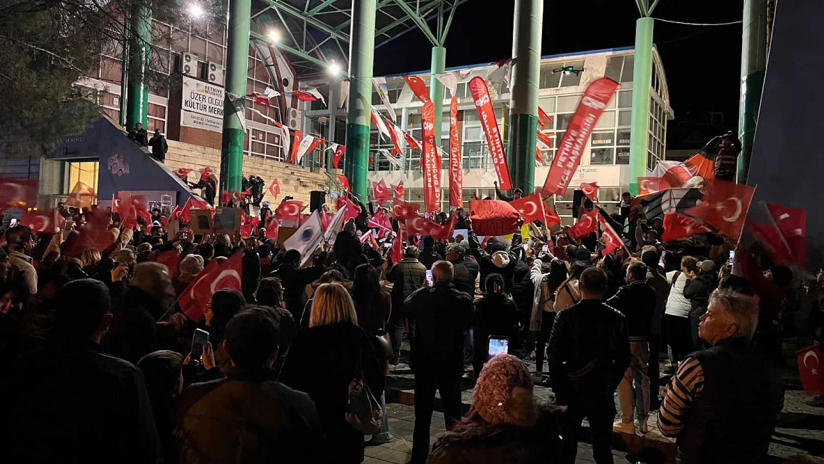 Fethiye'de Beşkaza Meydanı'nda Ekrem İmamoğlu'na destek buluşması