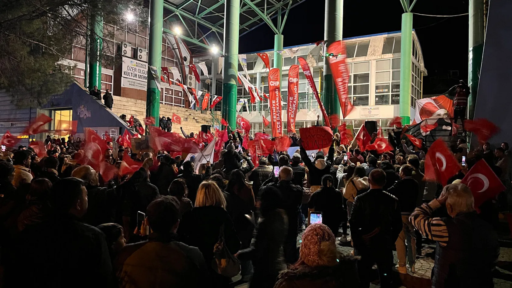 Fethiye'de Beşkaza Meydanı'nda Ekrem İmamoğlu'na destek buluşması