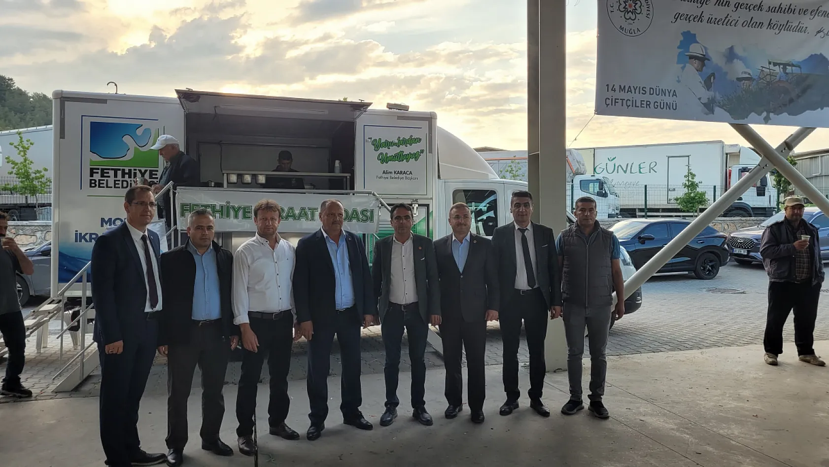 Fethiye'de Çiftçiler Günü'nde Çiftçilere ikramlarda bulunuldu