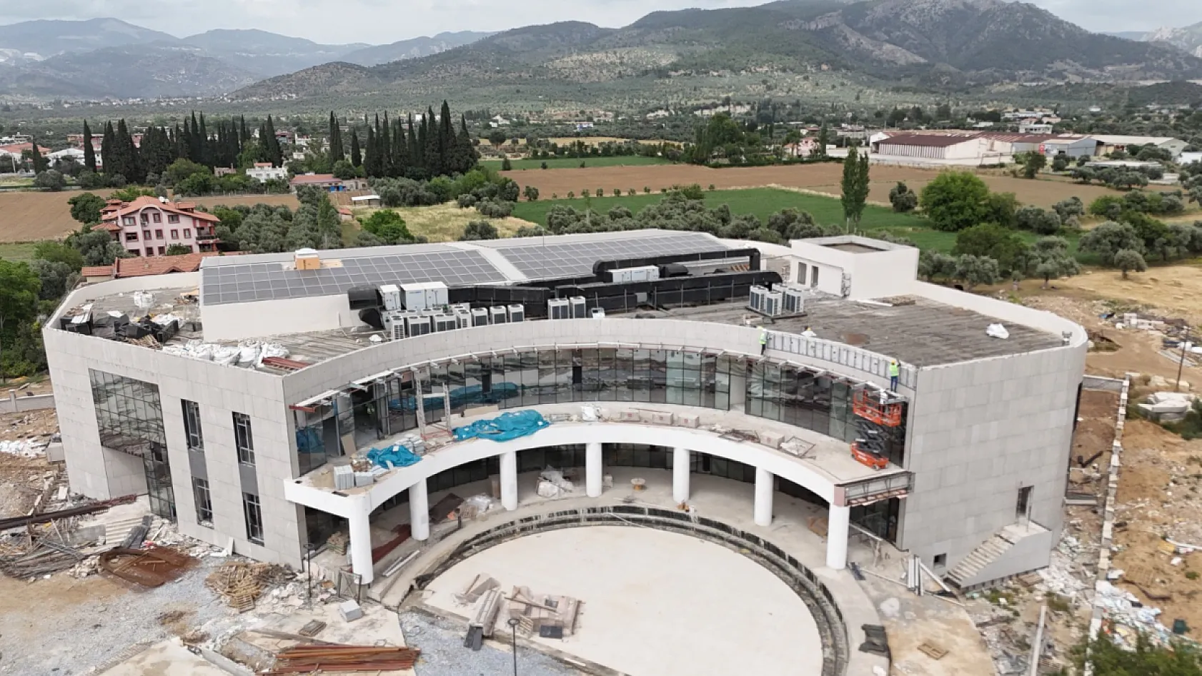 Milas Kültür Merkezi'nin Yüzde 77'si Tamamlandı