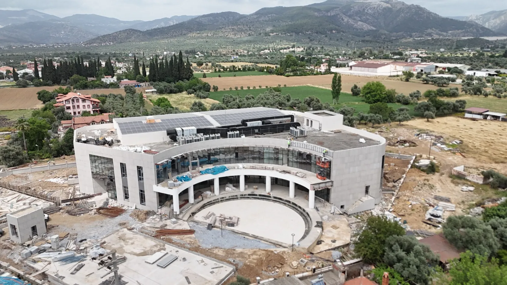 Milas Kültür Merkezi'nin Yüzde 77'si Tamamlandı