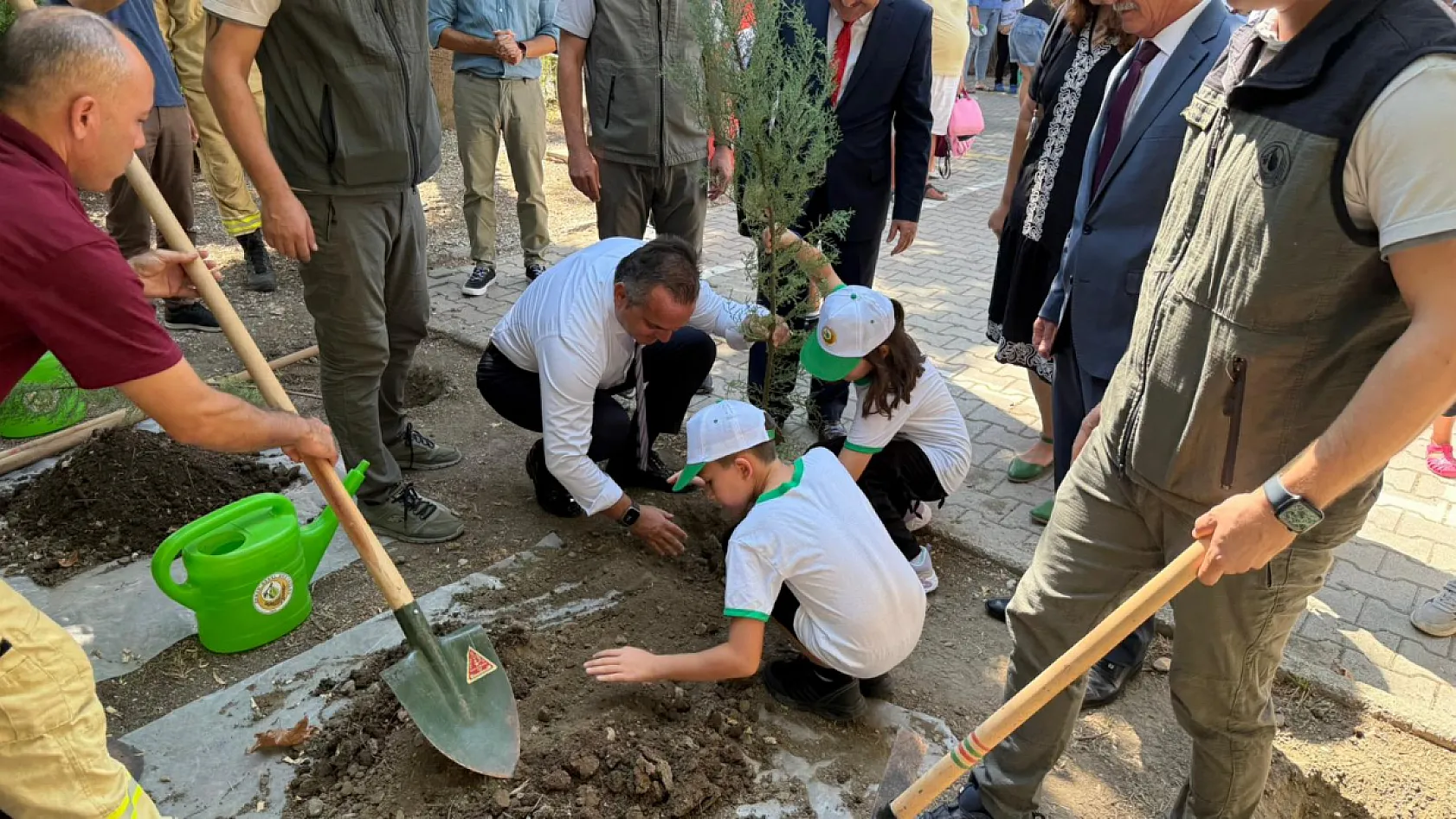 Fethiye'de Öğrencilerle Fidan Dikimi Etkinliği Düzenlendi