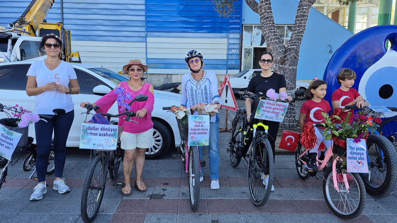 'Işıltılı Kadınlar, Karbonsuz Pedallar' Bisiklet Turu Renkli Görüntülere Sahne Oldu