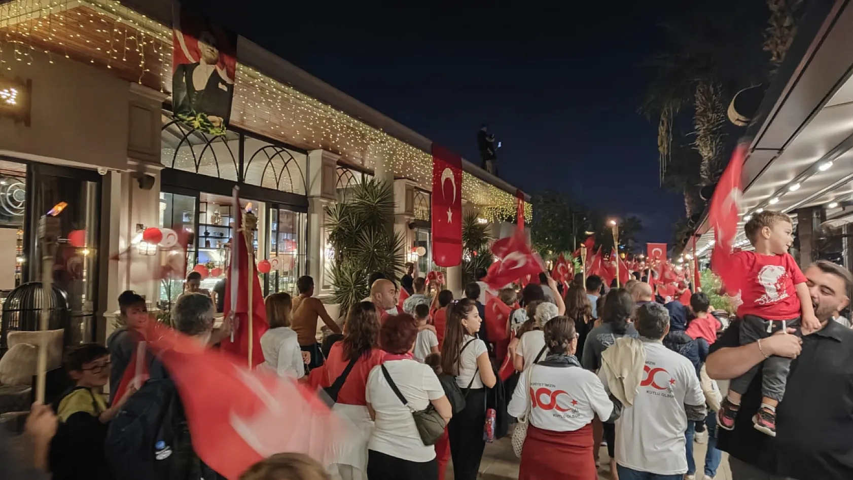 Fethiye'de Cumhuriyet Yürüyüşü Yapıldı