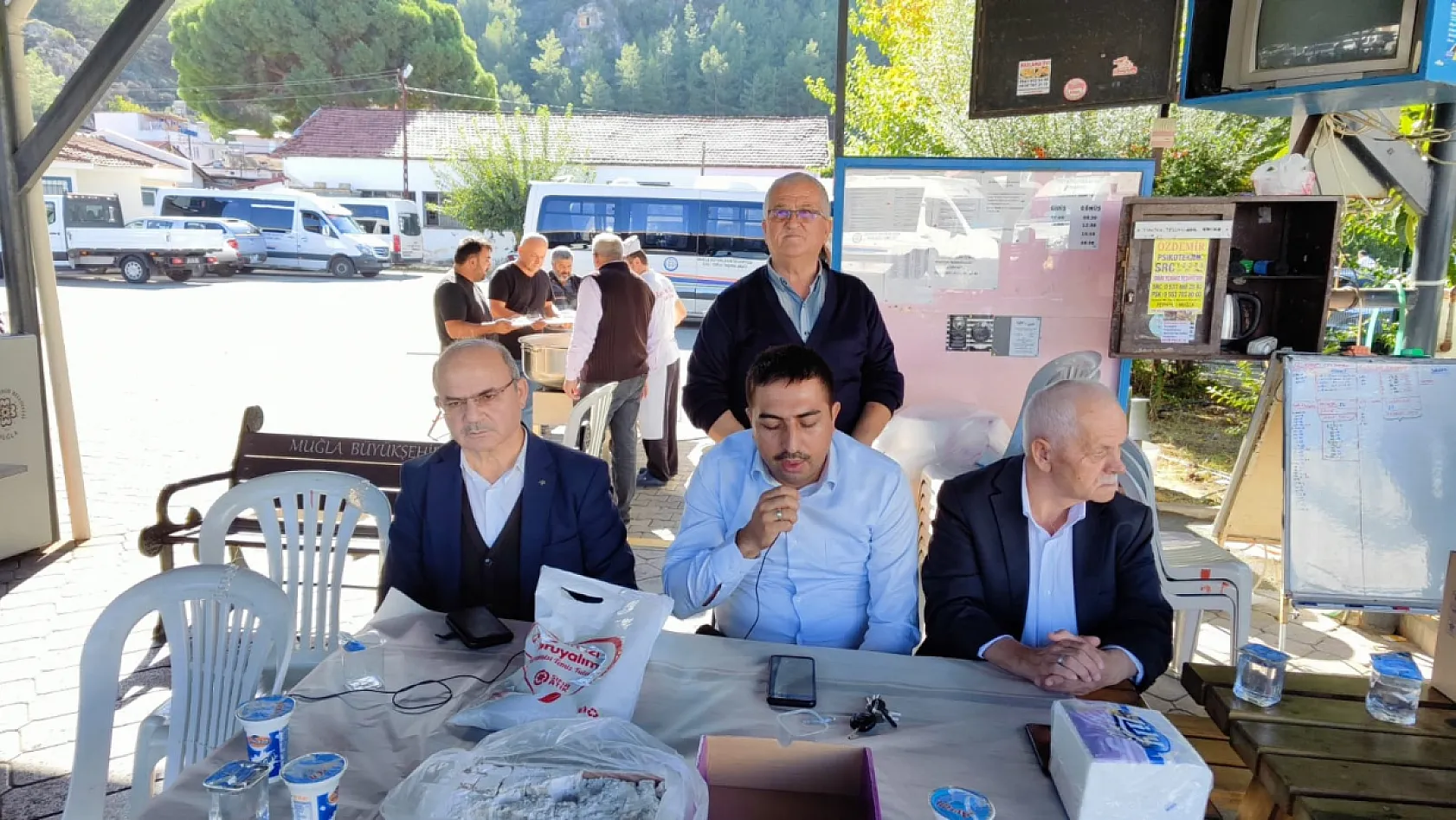 Minibüsçüler geleneksel yemek ikramı etkinliği