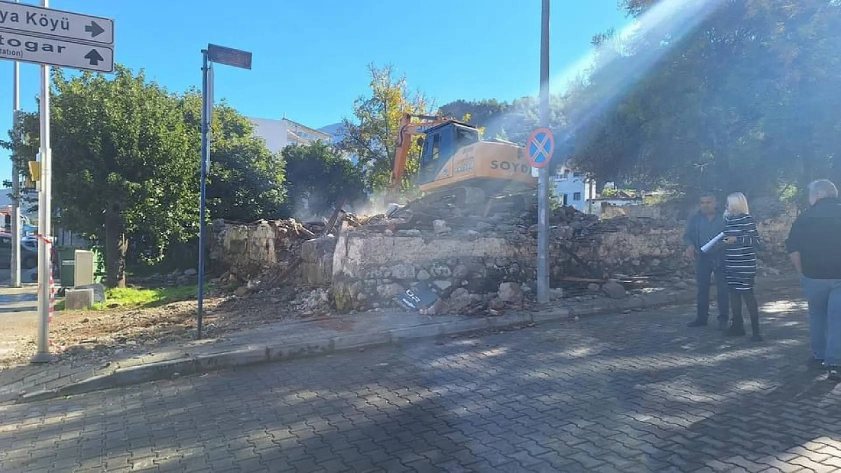 Kesikkapı Mahallesi'ndeki Metruk Bina Temizlendi