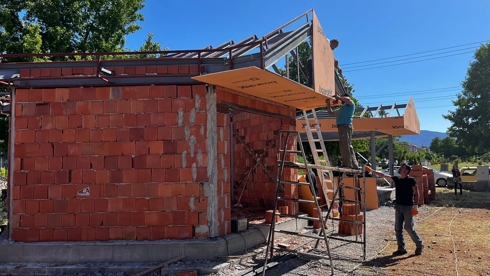 Başkan Karaca Ve Hayırsever İş İnsanı Mete Otizm Parkı İnşaatını İnceledi