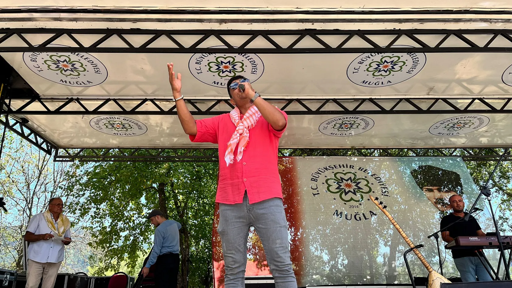 Fethiye'de 11.Geleneksel Geçmişten Günümüze Yörük Oyunları Şenliği Devam Ediyor