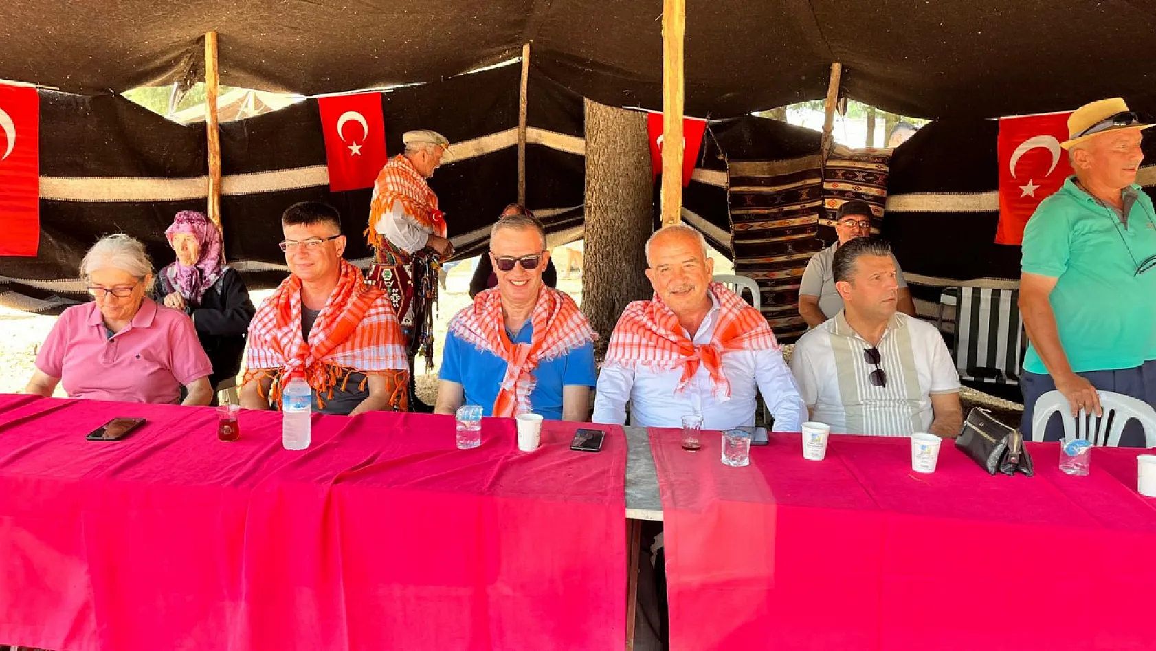 Fethiye'de 11.Geleneksel Geçmişten Günümüze Yörük Oyunları Şenliği Devam Ediyor