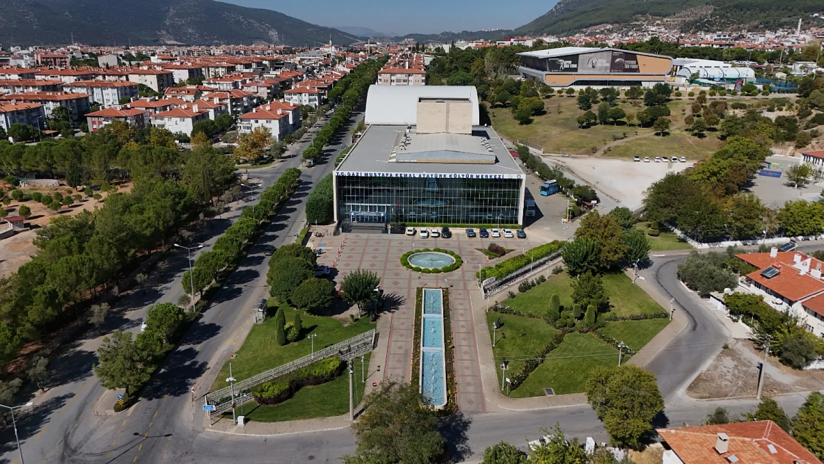 Muğla Büyükşehir Belediyesi Gazi Mustafa Kemal Atatürk Kültür Merkezi'ne Üstün Başarı Belgesi