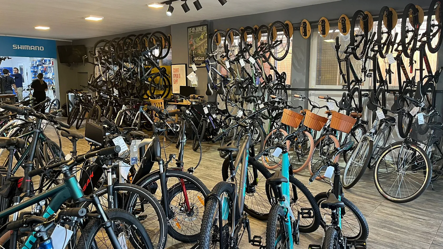 Fethiye'de yoğun trafikten dolayı bisiklet kullanımında ciddi artış yaşanıyor