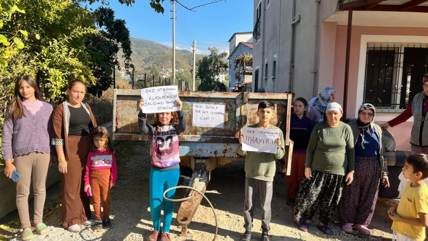 Fethiye'de Karaçulha Mahallesi sakinleri baz istasyonu istemiyor