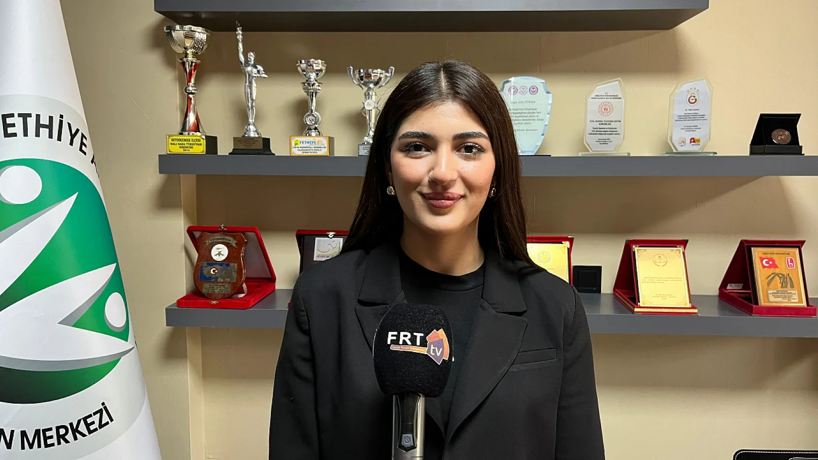 Fethiye'de Salih Dündar ve Hande İnce, Akran Zorbalığıyla Mücadele Yöntemlerini Anlattılar