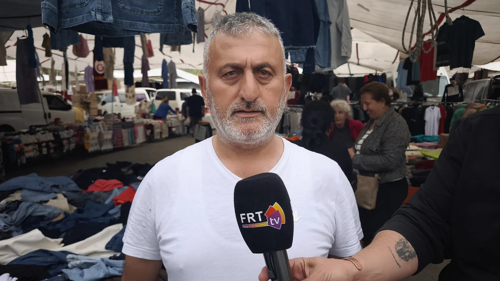 Fethiye Salı Pazarı'ndaki giyim sektöründe haftaya hareketlilik bekleniyor
