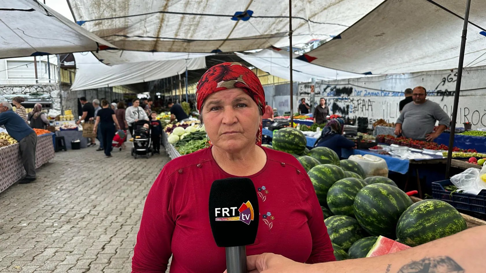Fethiye Salı Pazarı'nda esnaf yoğunluk olmadığından şikâyetçi