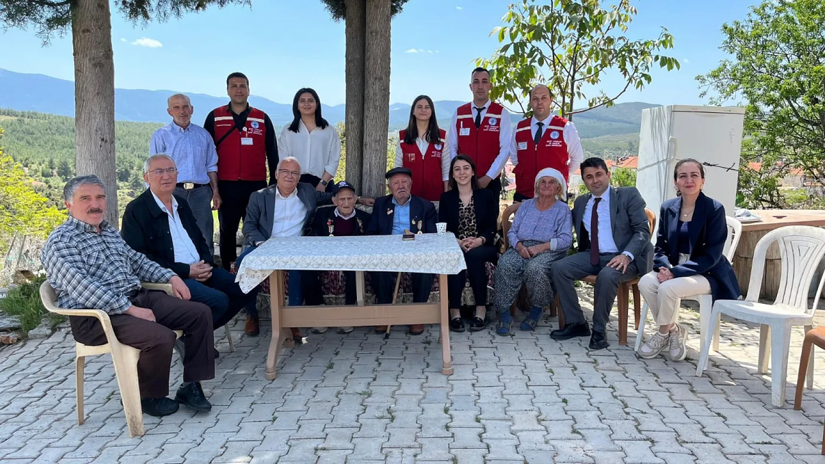 Başkan Aras'tan 95 Yaşındaki Kore Gazisine Doğum Günü Sürprizi