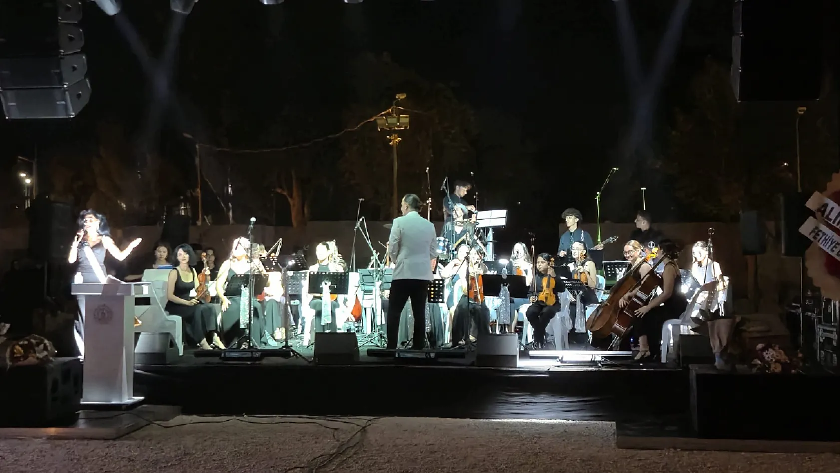 Fethiye Poli Gençlik Orkestrası ve Korosu'ndan Muhteşem Konser
