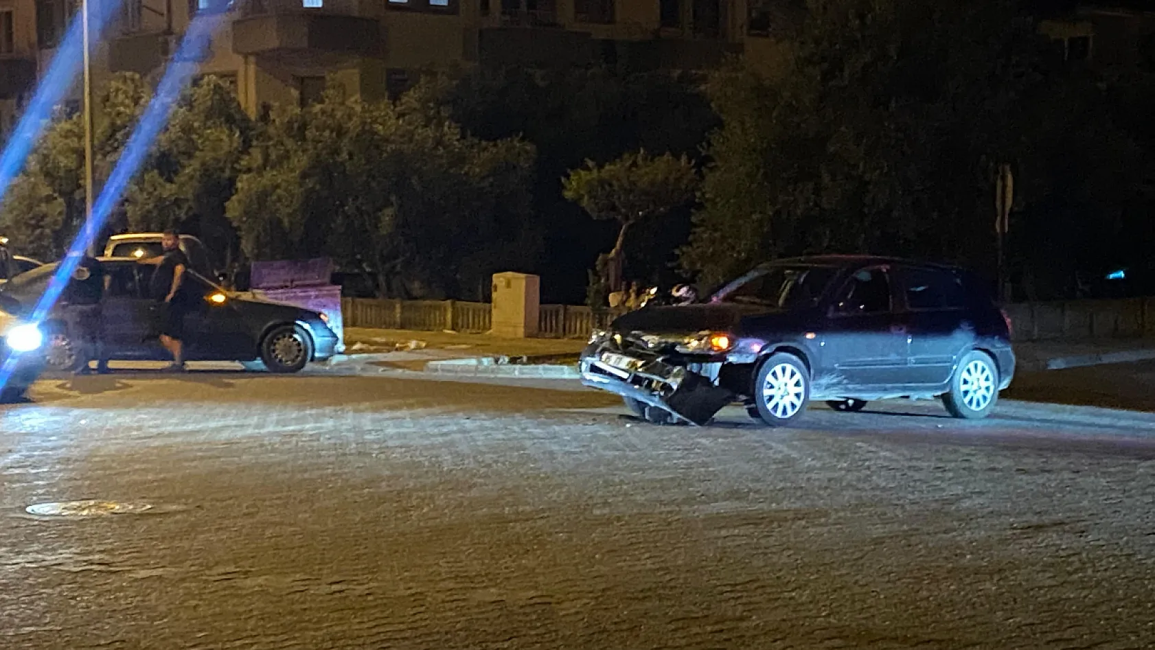 Fethiye'de trafik kazası: İki otomobil çarpıştı