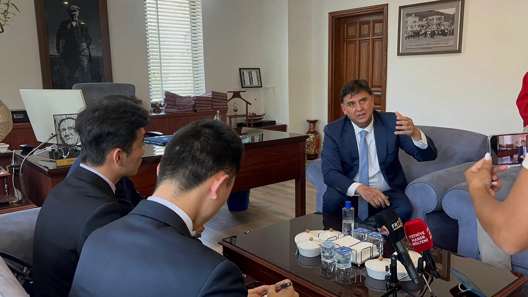 Çinli Diplomatlardan Fethiye Belediye Başkanı Alim Karaca'ya Ziyaret