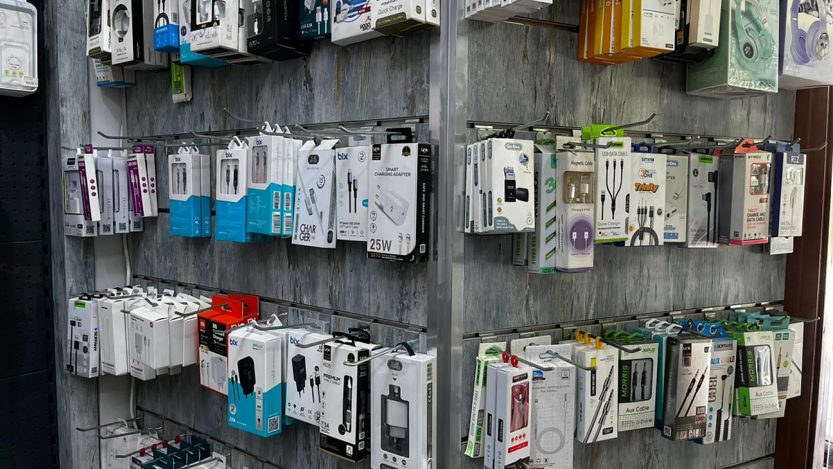 Fethiye'de telefoncu uyardı, yaz sıcaklarında telefonlarınızı bu şekilde koruyun