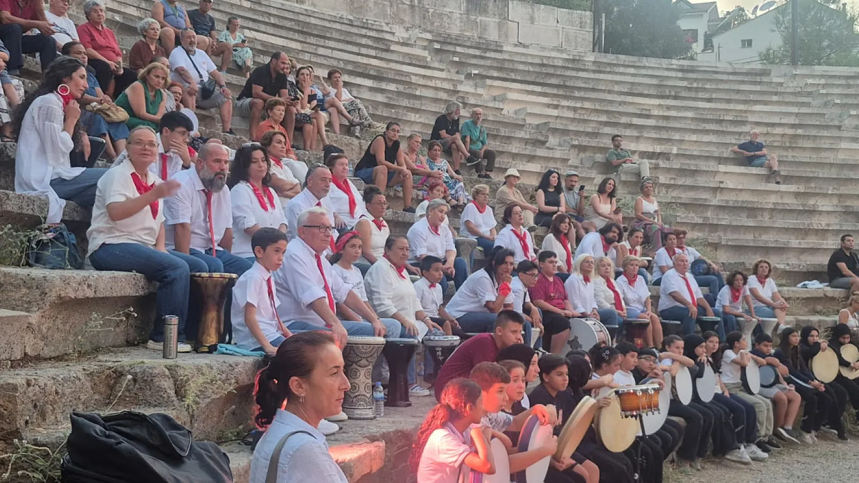 Okay Temiz'den Fethiye'de Unutulmaz Ritim Gecesi