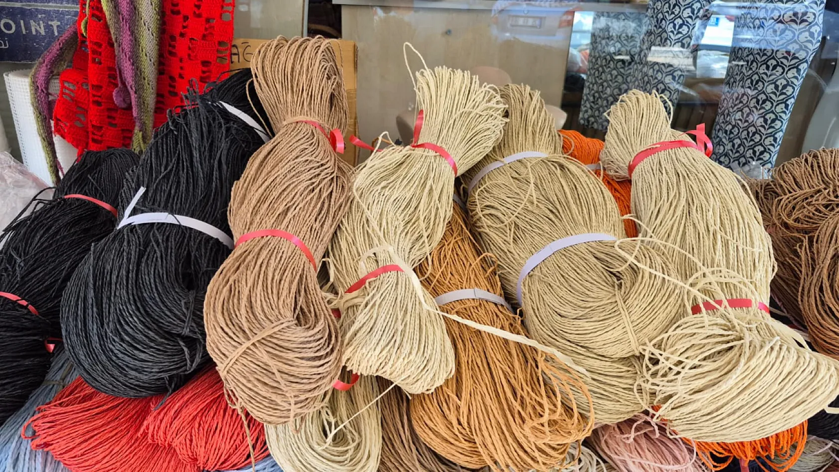 Fethiye'de El Yapımı Çanta ve Boncuk Satışlarında Yeni Sezon Heyecanı