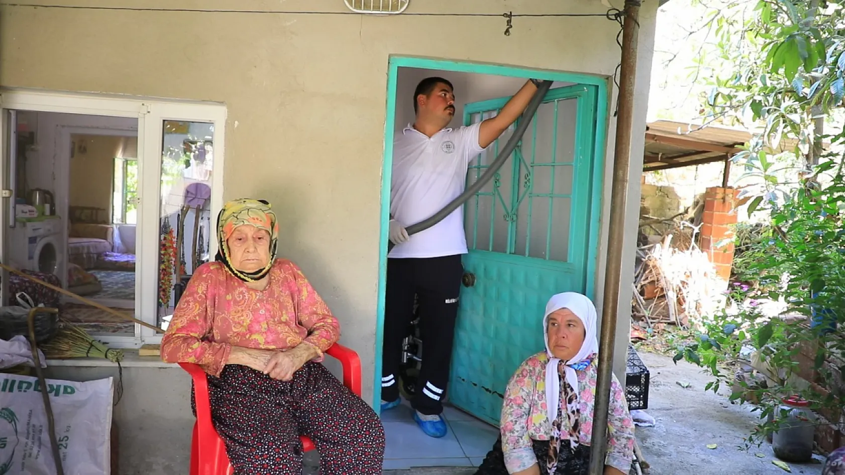 Büyükşehir'den Behiye Teyze ve Kızına Destek Eli