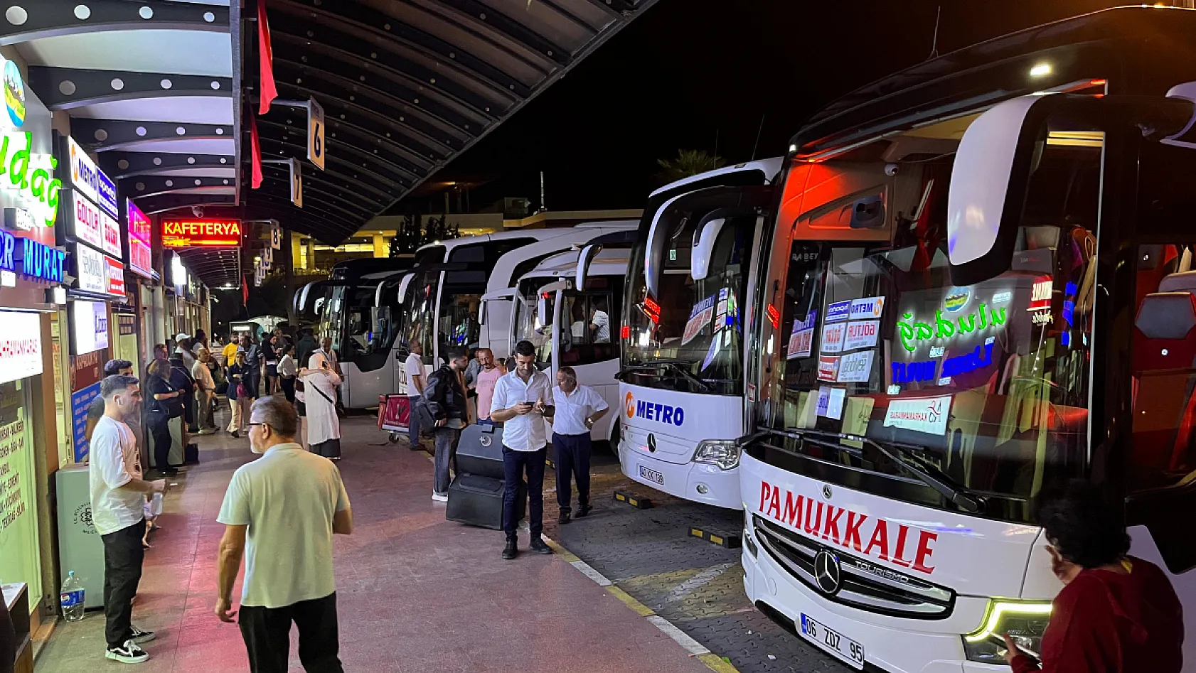 Fethiye'de Üniversiteler Açıldı, Tatilciler Dönüş Yolunda
