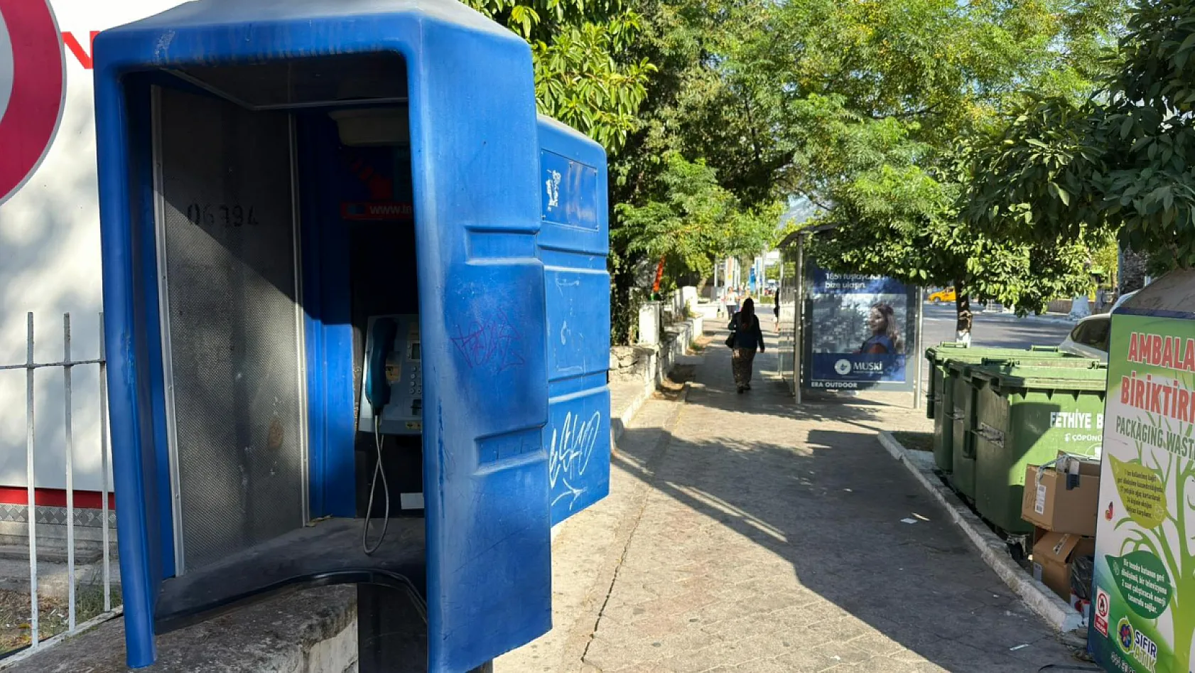 Ankesörlü Telefon Kulübeleri Tarihe Karıştı: Fethiye'de Yüzüne Bakan Yok!
