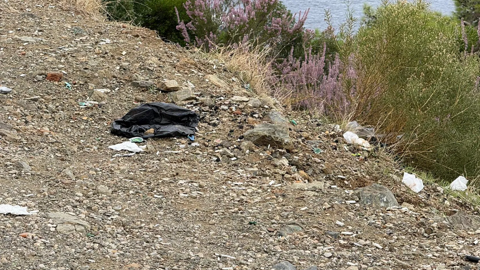 Fethiye Yarımada'da çevre kirliliği tepki çekiyor