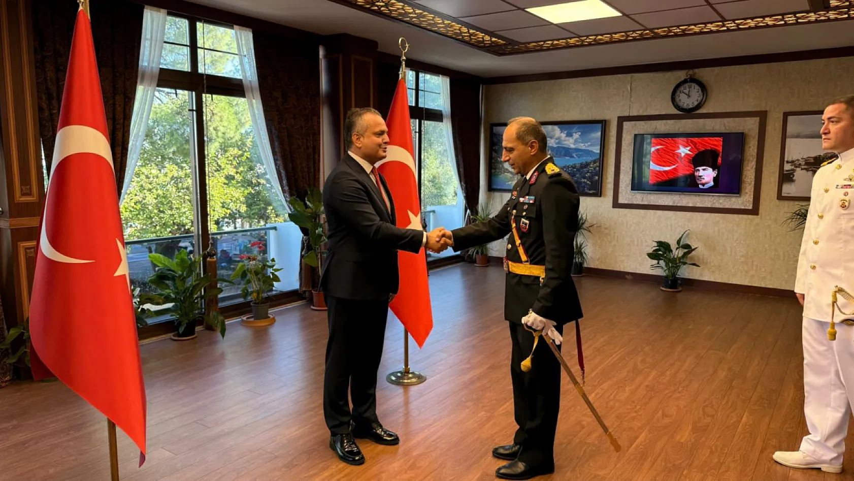 Fethiye Kaymakamı Fatih Akkaya makamında tebrikleri kabul etti