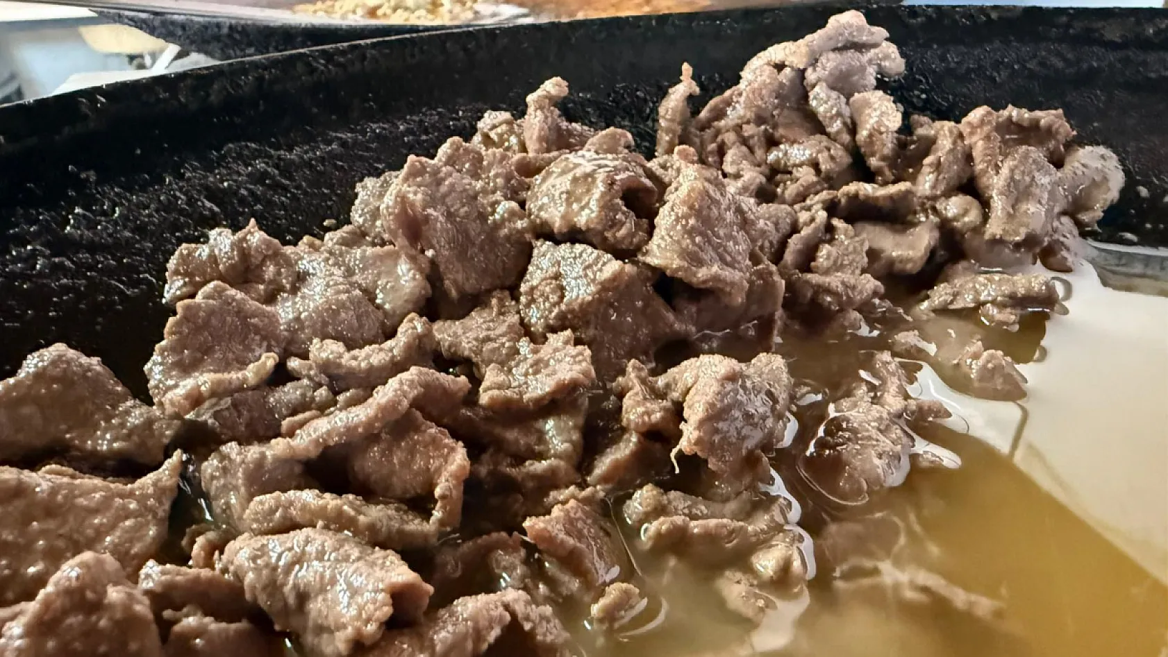 Fethiye Karaçulha Hali girişinde kavurma lezzeti 'Kendi yağında, kendi suyunda'