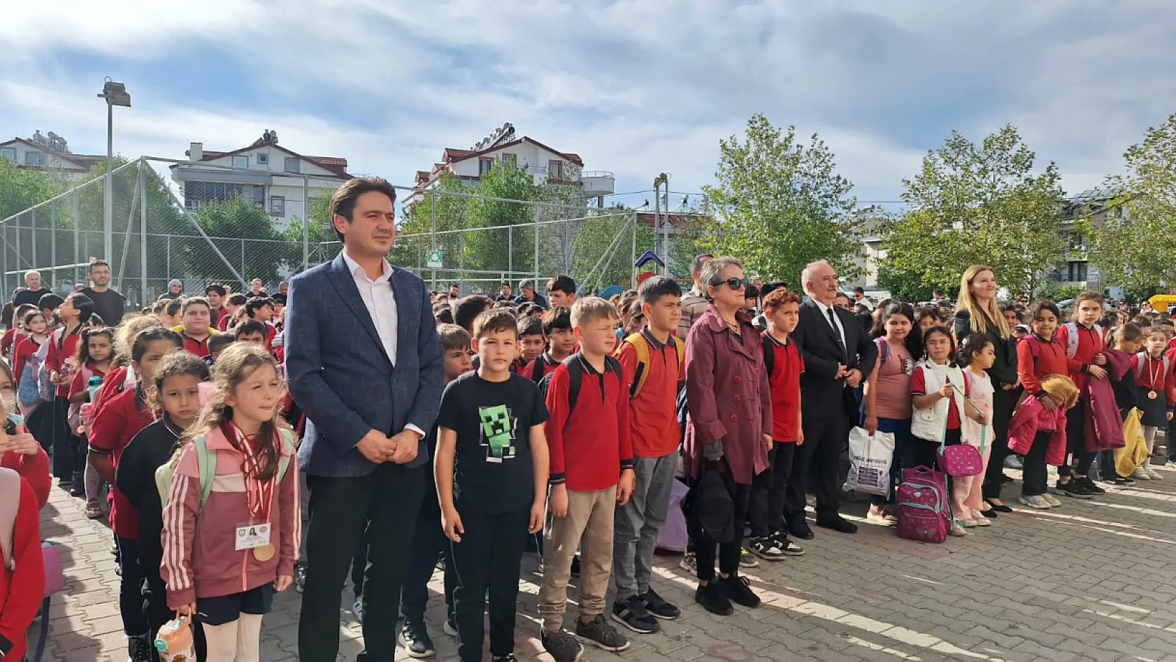 Seydikemer Kaymakamı Dİlekli, Şehit Gürcan Akan İlkokulu'nda bayrak törenine katıldı