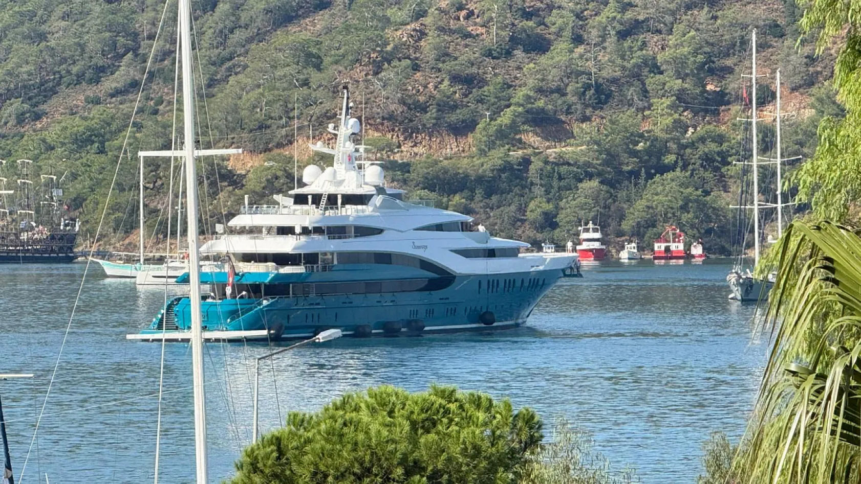 Mega Yat 'Sunrays' Fethiye'de: 94 bin litre yakıt aldı