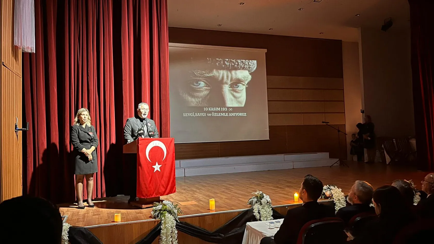 Fethiye'de öğrencilerden Atatürk'e saygı ve özlem dolu anma