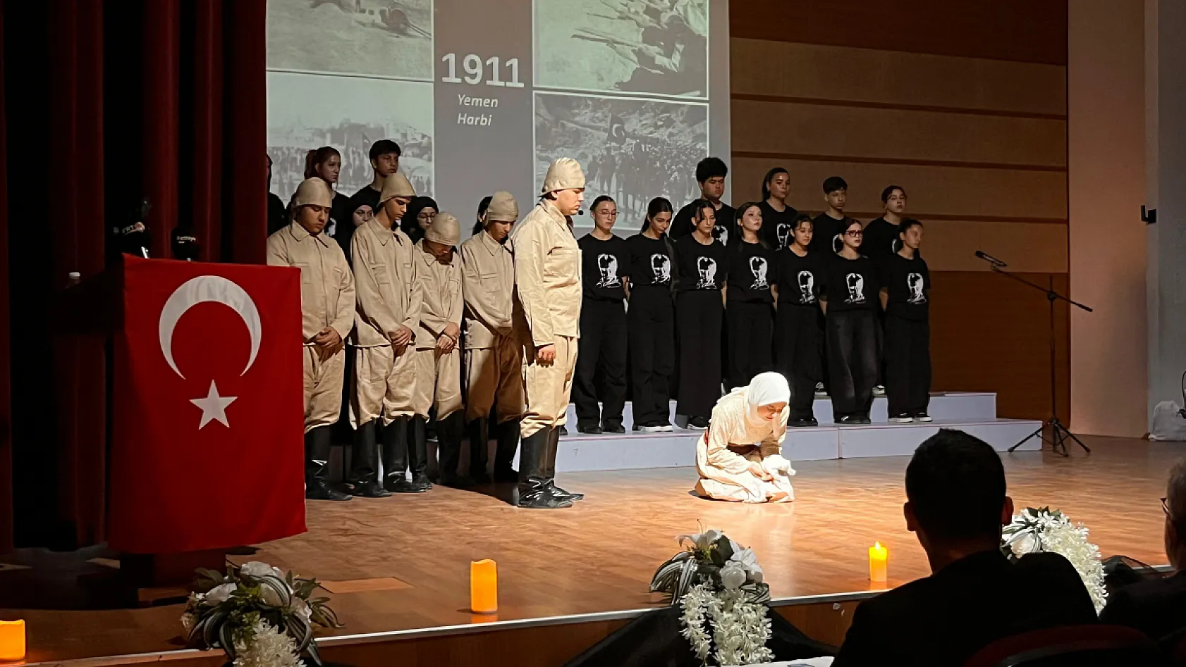 Fethiye'de öğrencilerden Atatürk'e saygı ve özlem dolu anma