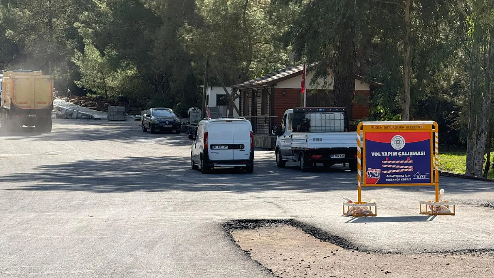 Fethiye-Ölüdeniz yolunda çalışmalar sürüyor: Trafik alternatif güzergâhtan sağlanıyor