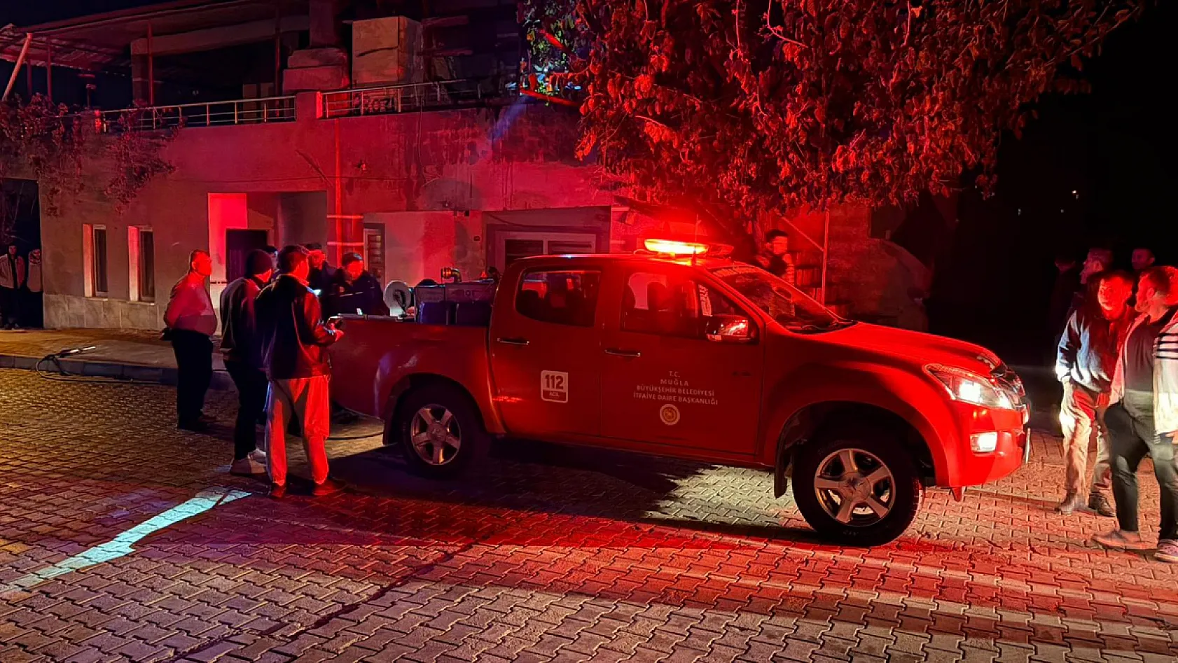 Fethiye Karaçulha'da iki katlı evde korkutan yangın