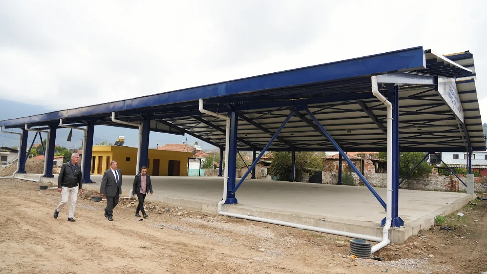 Milas Derince Mahallesi Pazar Yeri Ve Çok Amaçlı Sosyal Alanda sona yaklaşıldı